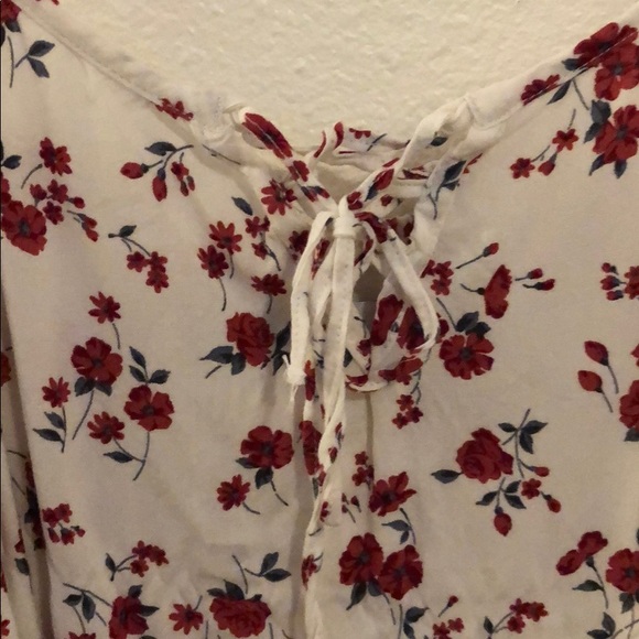 🎉4 for $30🎉 Hollister Floral Tank - Picture 3 of 4